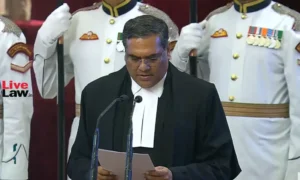 Cji संजीव खन्ना सख्त फैसलों के लिए जाने जाते हैं, उनके अंकल के फैसले से इंदिरागांधी नाराज हो गई थीं