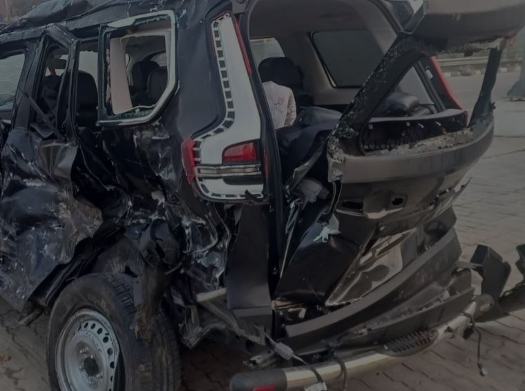 UP Accident: लखनऊ-आगरा एक्सप्रेस-वे पर भीषण हादसा, पांच डॉक्टरों की मौत