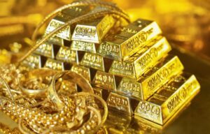 फिर गिरे सोने-चांदी के भाव, आगे और कम होंगे, खरीदने के पहले थोड़ा इंतजार कर लें