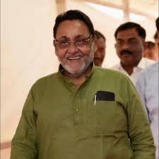 नवाब मलिक से लेकर अब्बू आजमी तक की साख दांव पर, आखिर क्या चल रहा है मुंबई की हाई प्रोफाइल सीट पर 