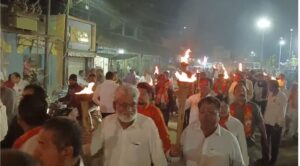 ईवीएम के खिलाफ शिवसेना का मशाल जुलूस....
