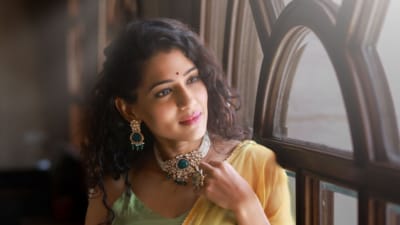 एक्ट्रेस उर्मिला कानेटकर की कार ने 2 मजदूरों को टक्कर, 1 की मौत