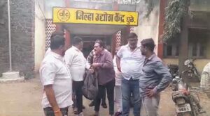 शराबी अधिकारी का उत्पाद