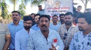 पत्नियों से प्रताड़ित पति नासिक पहुंचे