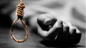 कर्ज से परेशान होकर दो कांस्टेबल ने फांसी लगाई, एक ने पहले परिवार को जहर दिया, जब मौत नहीं हुई तो खुद फंदे पर लटक गया