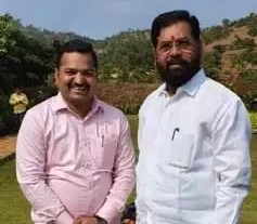 एकनाथ शिंदे के साथ मंगेश चिवटे