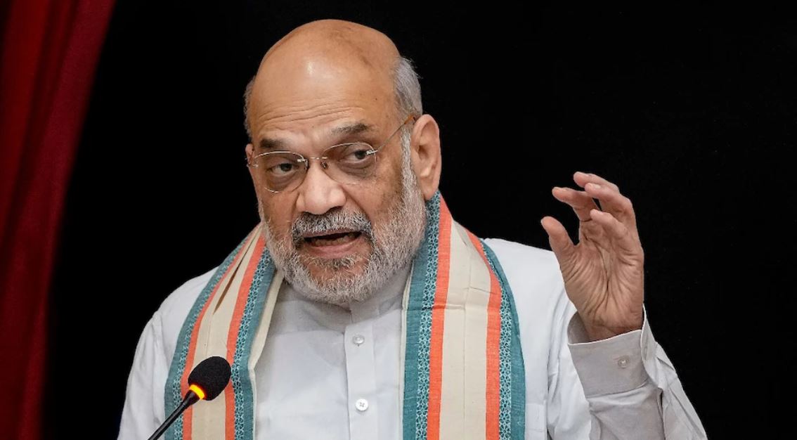 आंबेडकर पर बोलकर बुरे फंसे अमित शाह, राहुल से लेकर ममता ने मोर्चा खोला, देशभर में हो रही आलोचना