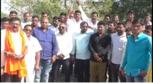 नेताओं को मंत्री नहीं बनाए जाने पर कार्यकर्ताओं नारेबाजी की